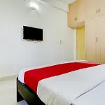 Hotel O J2 Service Apartment