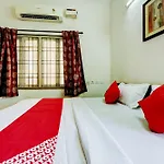 Hotel O J2 Service Apartment