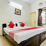 Hotel O J2 Service Apartment