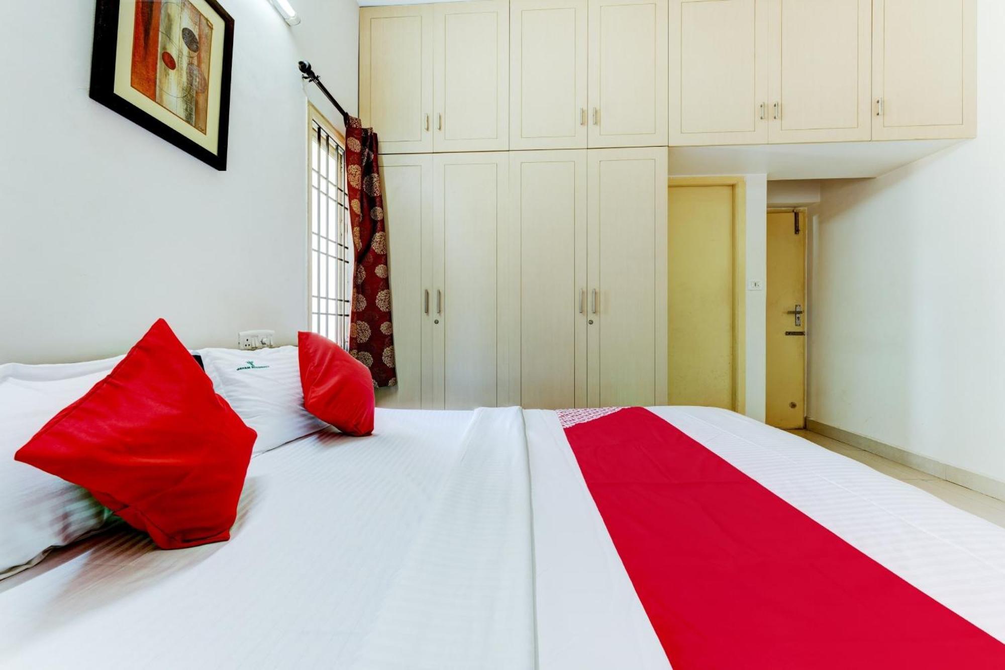 Hotel O J2 Service